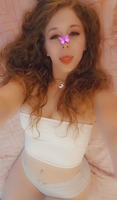 pinkpineapple63 hot actress image