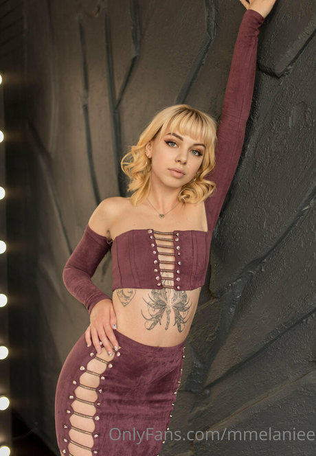 mmelaniee model beautiful pics