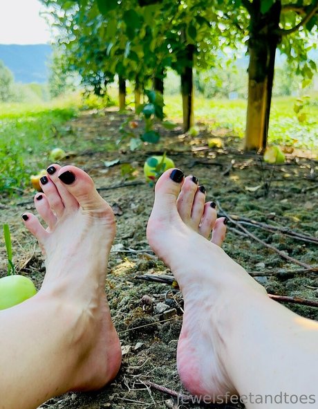 jewelsfeetandtoes star pretty pics