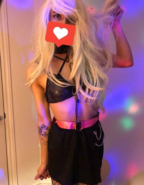 tinysexilexi666 erotic model pics