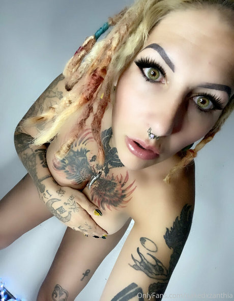 nakedxzanthia Quick model image