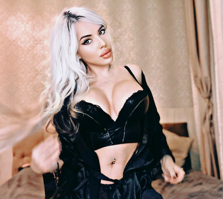 yannaluxfree star free pics