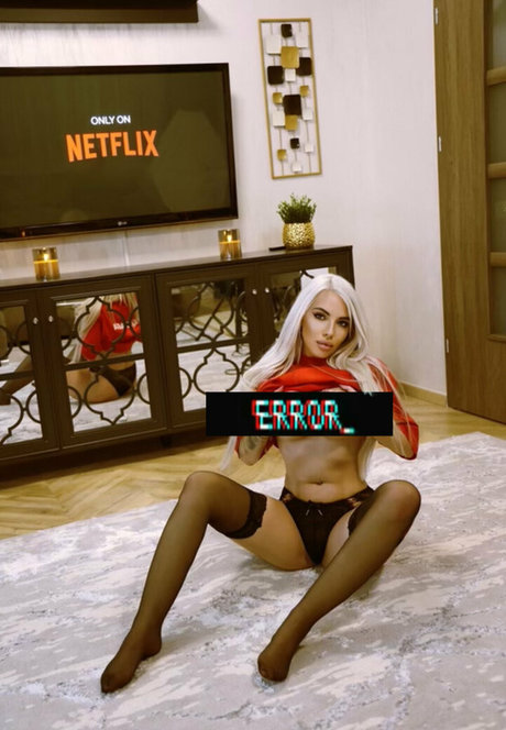 yannaluxfree nude model picture