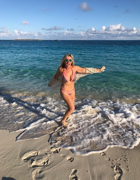 Lenna Paytas pretty model photos