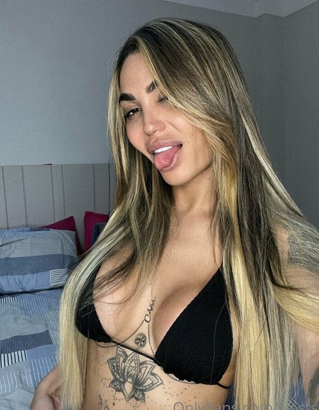 riosts pretty pornstar picture