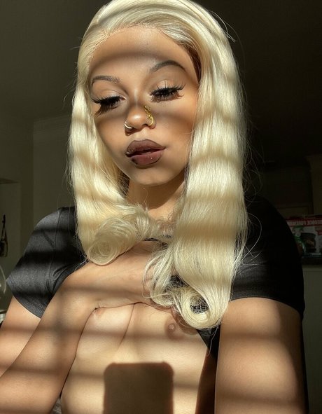 amateur lesbian onlyfans free naked images