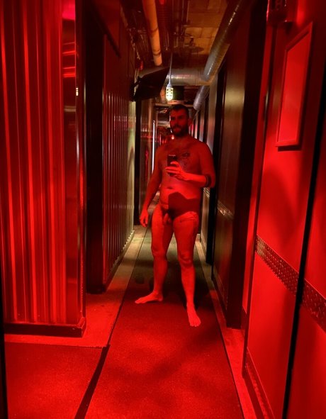 abeardedboy pornstar naked pic