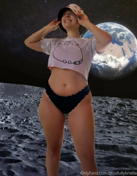 mustbecoralee model high quality image