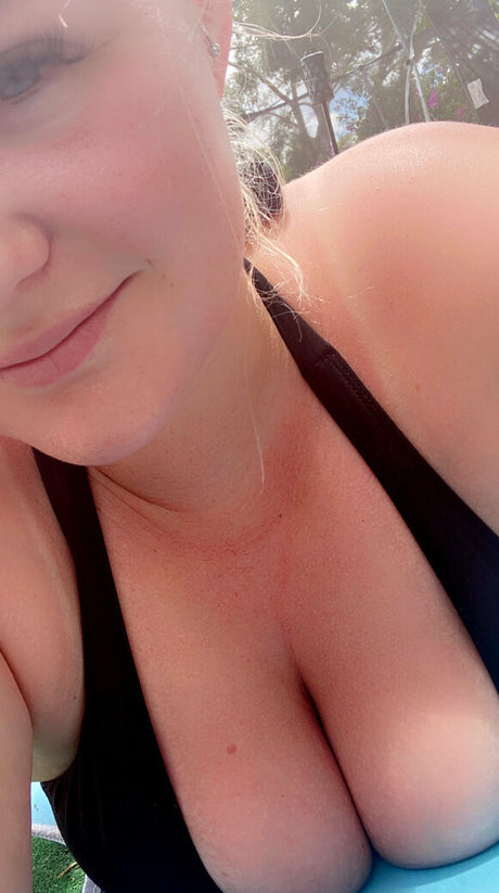 sirenreignn model beautiful photos