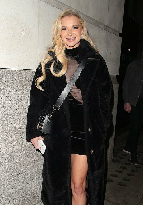 Abbie Quinnen naked model image