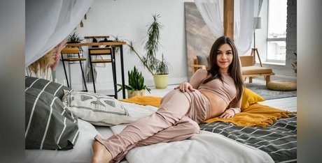 MorningJoy model adult image