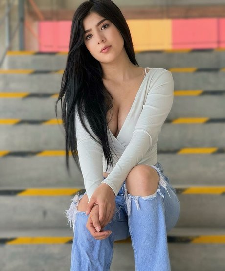 sonielyoficial model pic