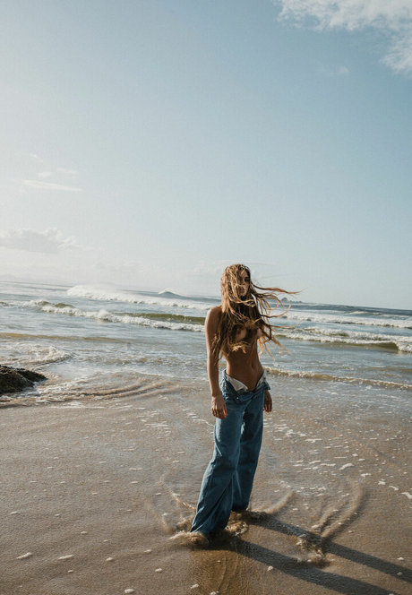 Sjana Elise Earp star art img