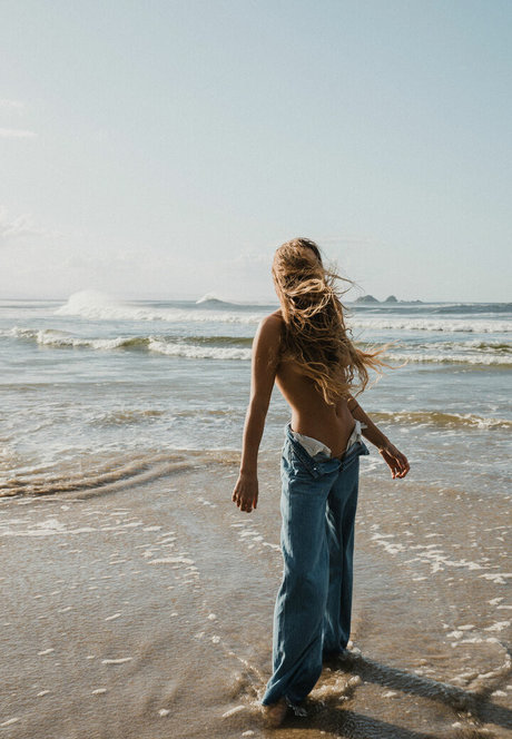 Sjana Elise Earp exclusive star pic