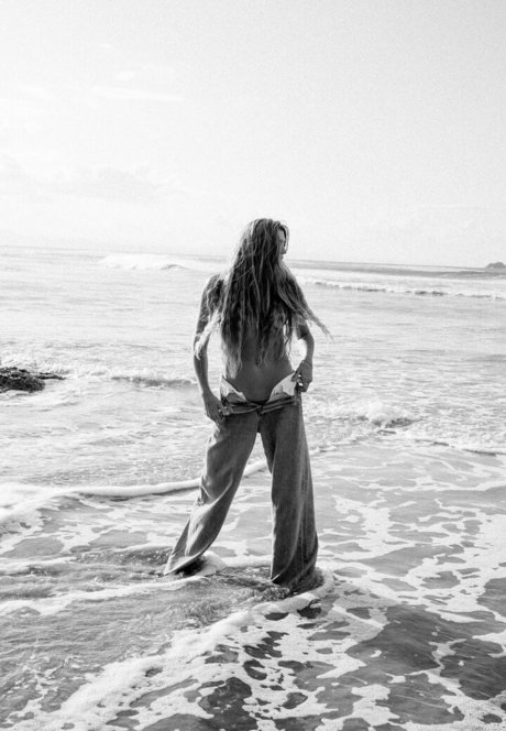 Sjana Elise Earp model top picture