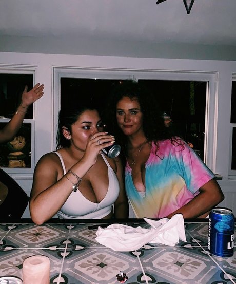 Hannah M model sex gallery