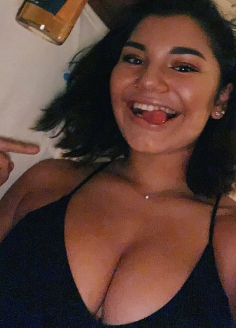 Hannah M model hot pic