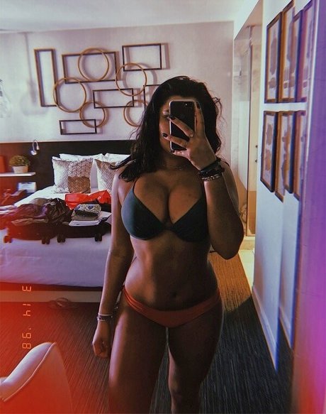 Hannah M pretty actress pictures