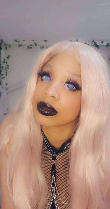 aaimztako pornographic star gallery