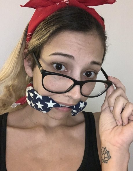 realgarnetrose nice actress gallery