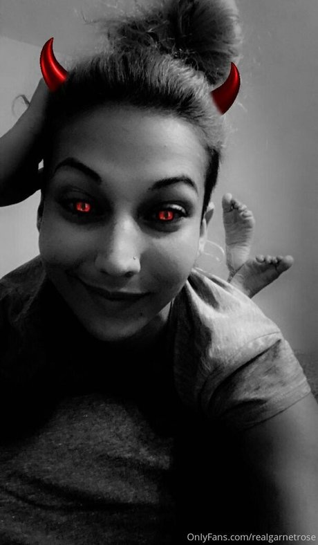 realgarnetrose star free pics