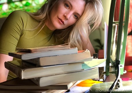 monawalesxxx sex model archive