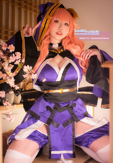 Sameki naked model image