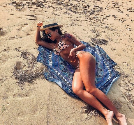 roselynelq model naked picture