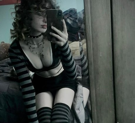 goth queen os model perfect photos