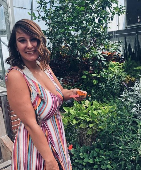 Emily Whittle art star gallery