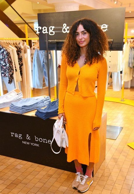 Anna Shaffer erotic star photos