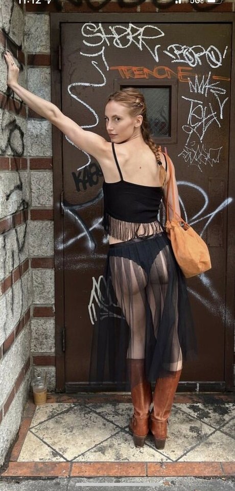 Annie Hamilton top model photo