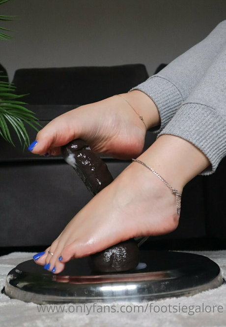 Footsiegalore high quality model picture