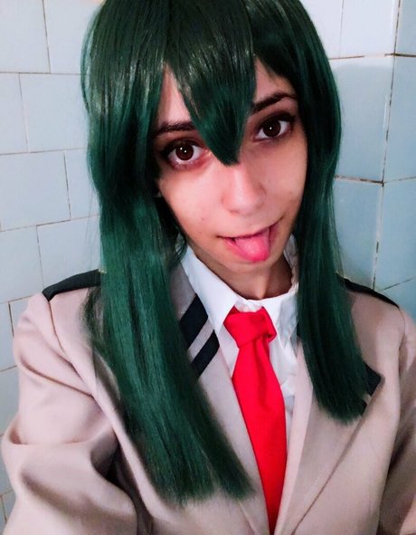 SerasCosplay exclusive model images