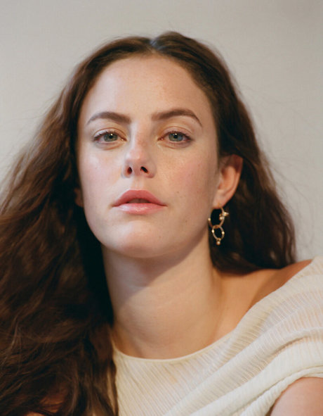 Kaya Scodelario adult actress photos