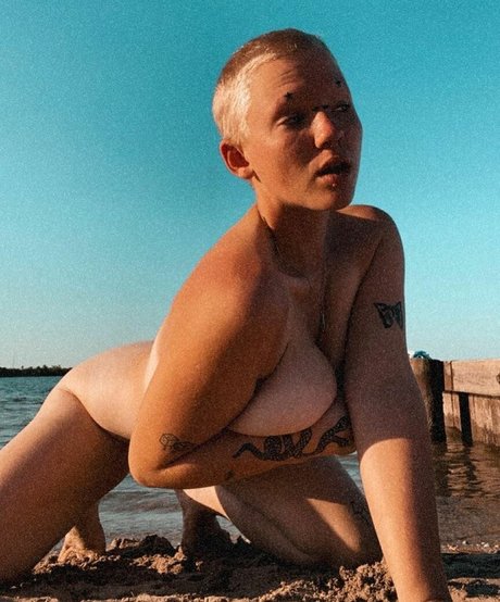 WoahPhinn sexy star archive