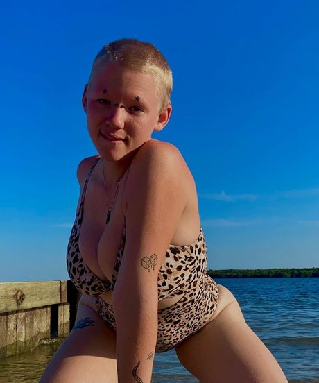 WoahPhinn model nudes galleries