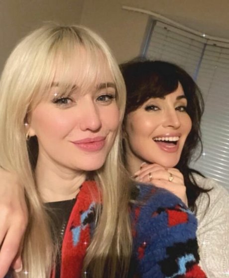 Sammy Winward nice model pic