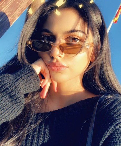 Banita Sandhu adult star img