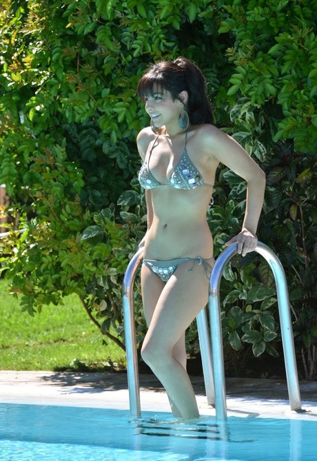 Roxanne Pallett art pornstar photos