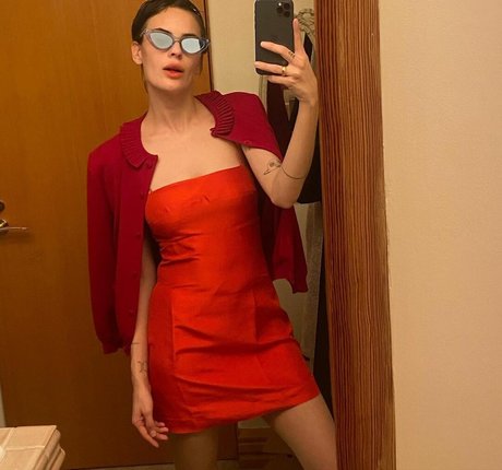 Tallulah Willis model hot pic