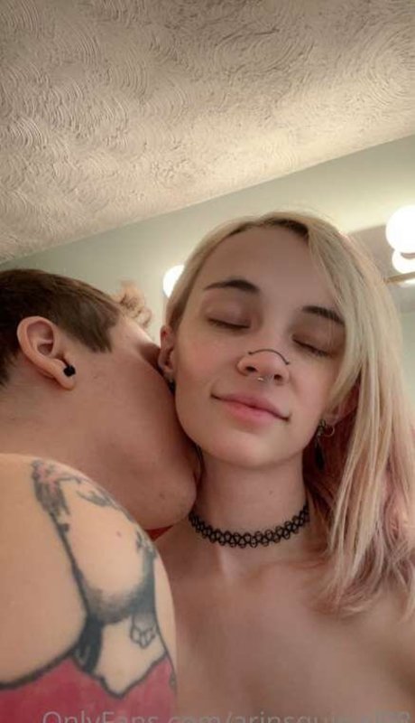 Arin Squirrel98 pornstar sexy gallery