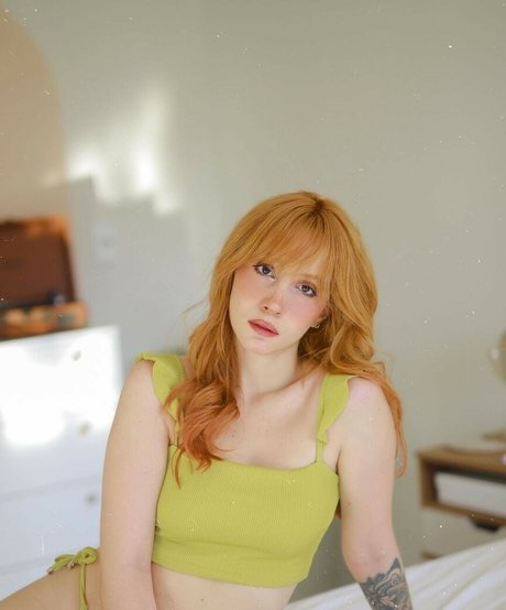 mmiruiz pretty model pic