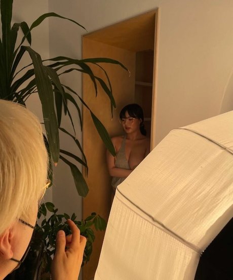 Leehee Roah pornstar naked pictures