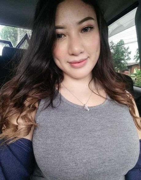 Darlene Adrienne hot model pic