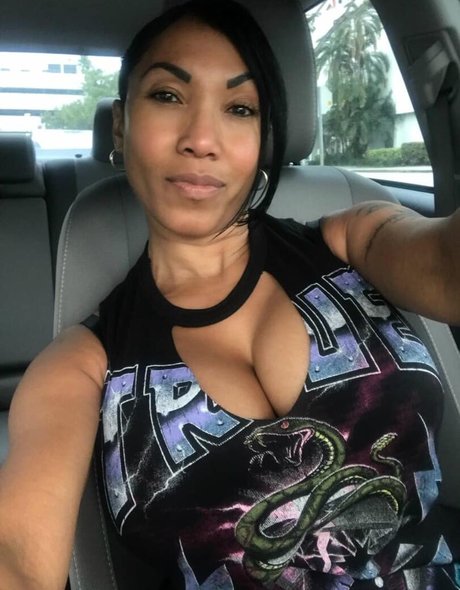 Odalys Borrero hot model image