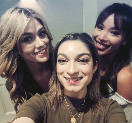 Sydney Meyer sexy actress image