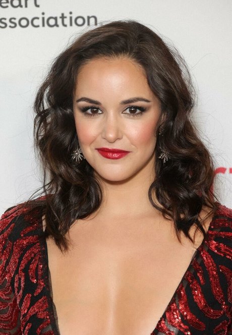 Melissa Fumero hot star picture