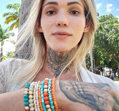 Sabrina Prezotte sexy actress gallery