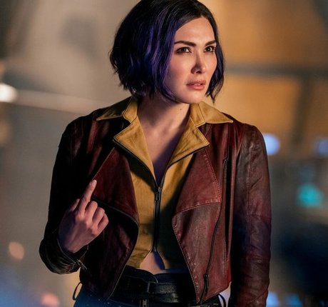 Daniella Pineda Quick model image